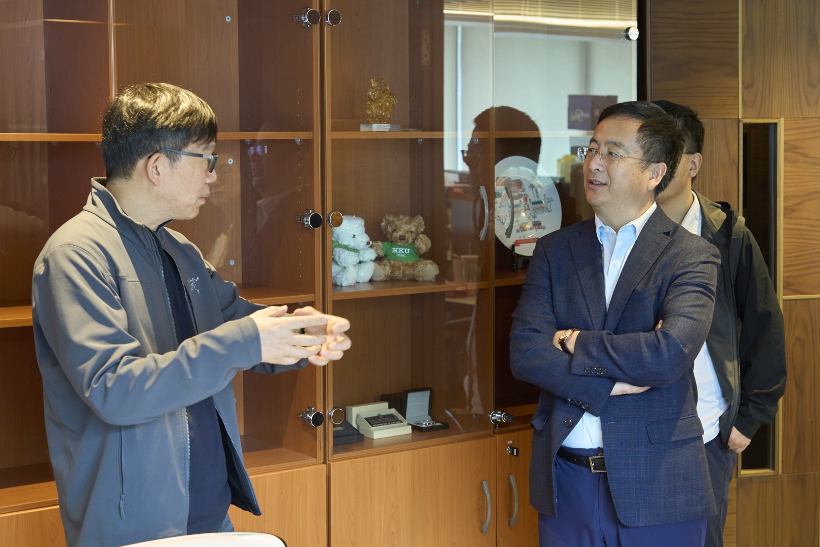 Representatives from The University of Hong Kong (HKU) and the Shanghai Innovation Institute (SII) convened to discuss the collaboration